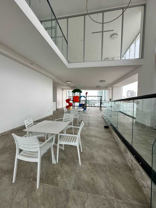 Infinity edge rooftop pool with skyline views in PH Bella Veduta Hato Pintado Panama City