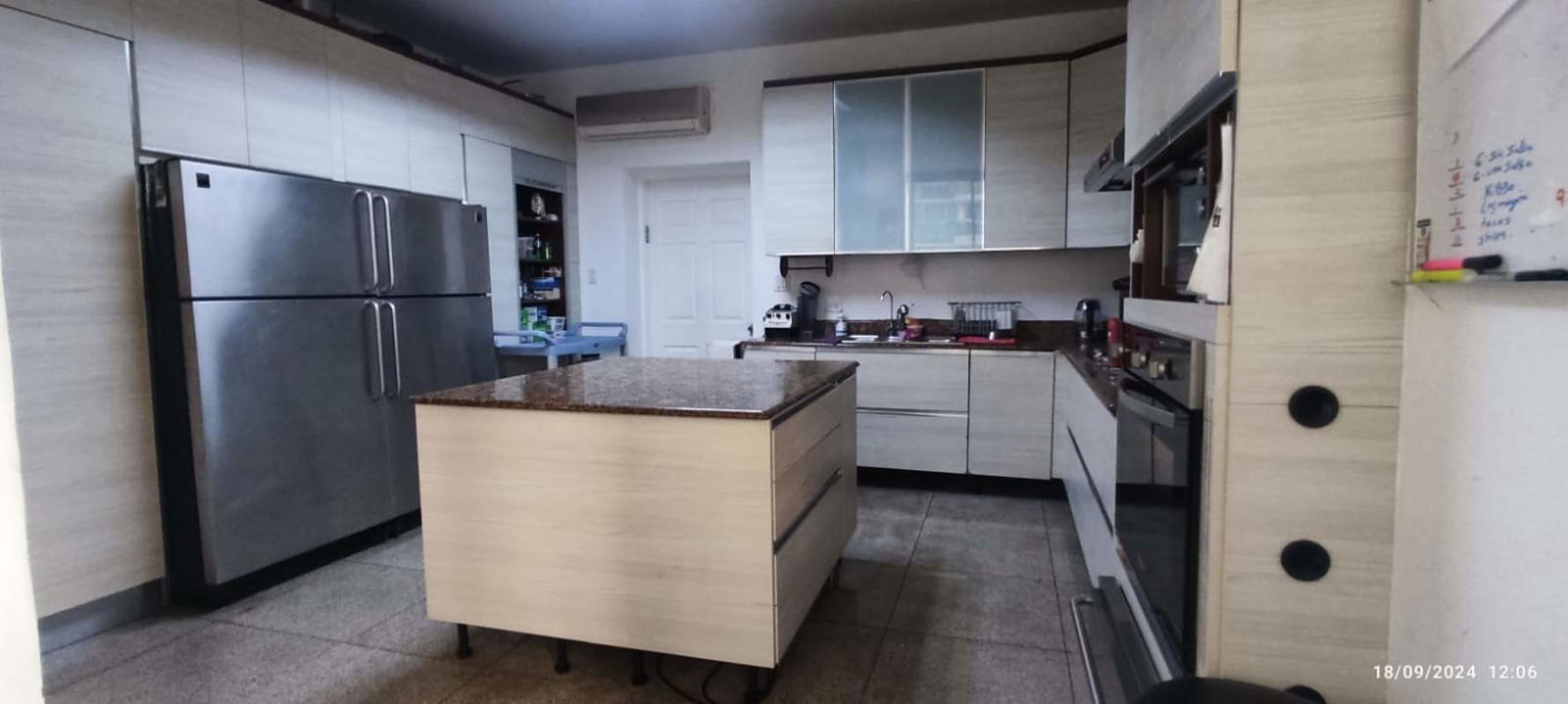 Spacious bedroom featuring walk-in closet and ensuite bathroom at PH Mirage Punta Paitilla Panama