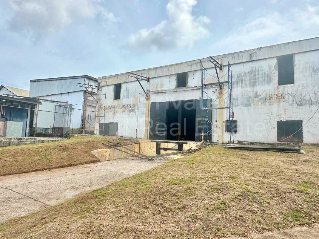 Warehouse loading dock area and parking facility Don Bosco Panama City