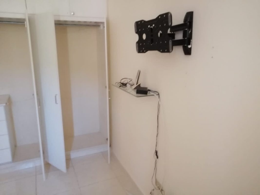 Flexible room on ground floor with AC perfect for office or guest bedroom in Cerro Viento duplex Panama