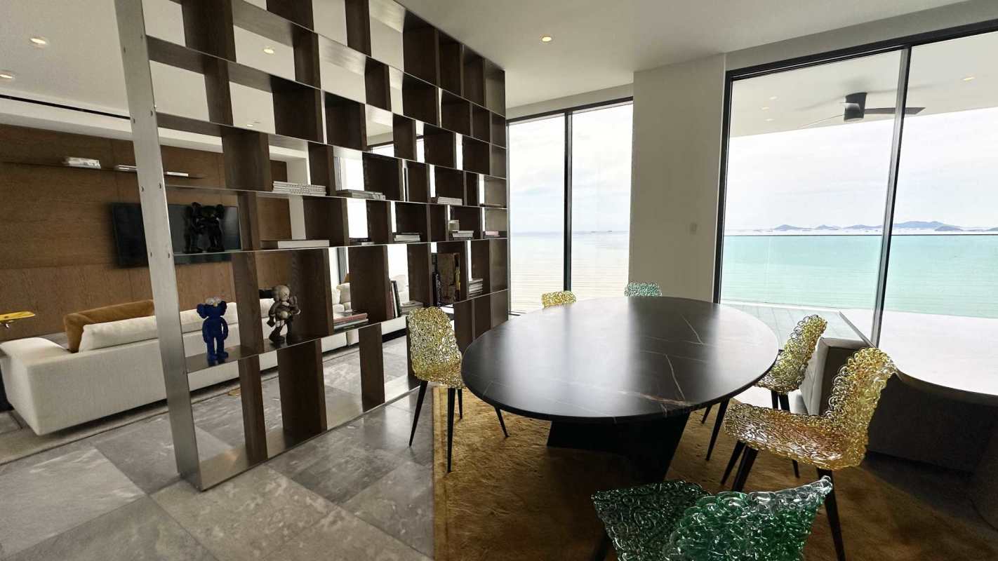 Designer kitchen with island stovetop, built-in oven, sea views Upper East Costa del Este