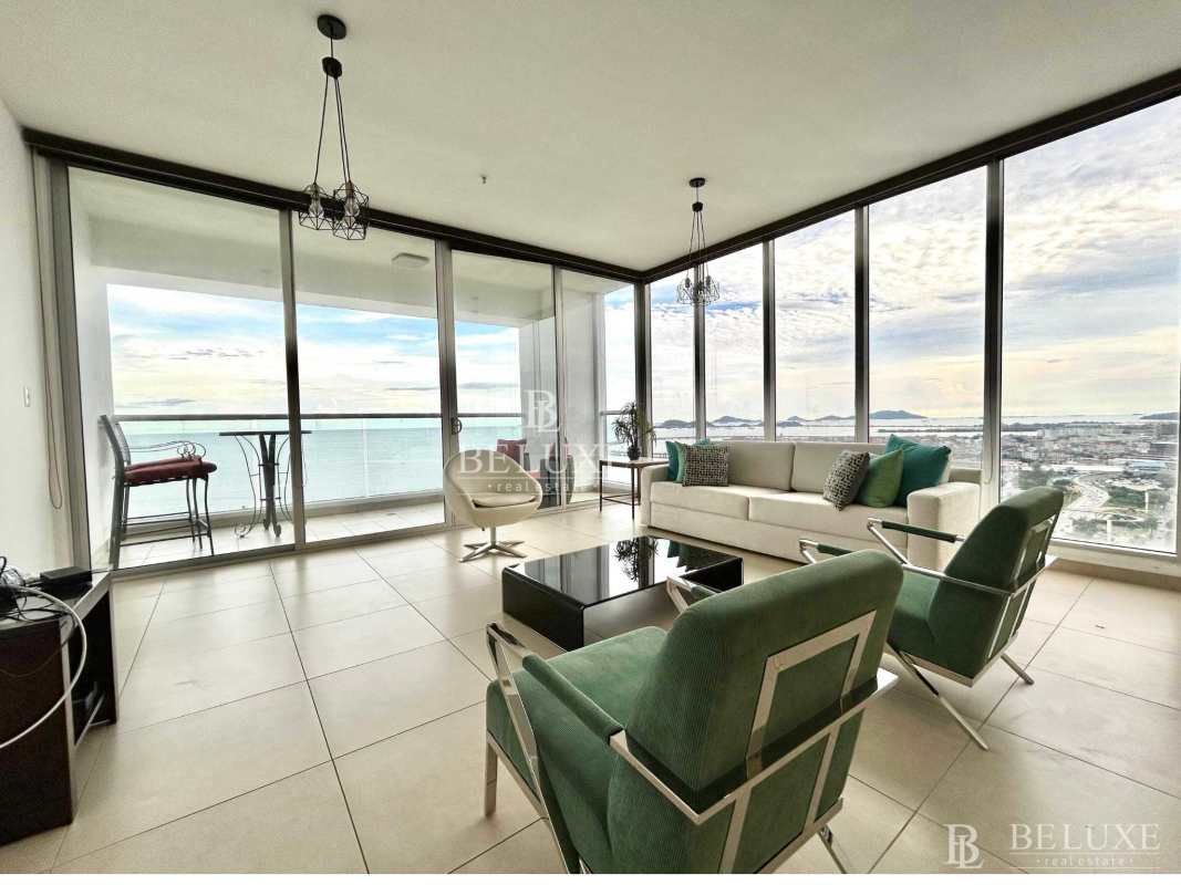 Open concept kitchen with granite, stainless appliances, ocean views PH Rivage Avenida Balboa Panama