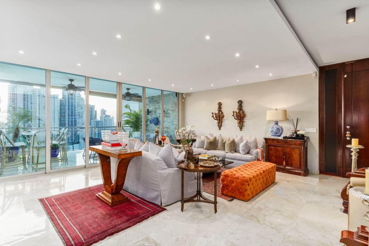 Coastal terrace with lounge seating and ocean view in PH Aqualina Punta Pacifica Panama