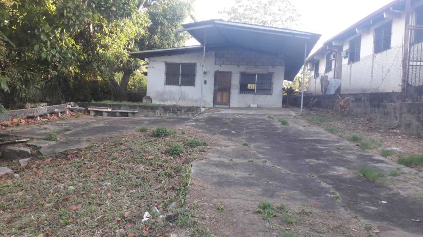 Corner view of mixed-use lot and building for redevelopment in Rio Abajo Panama