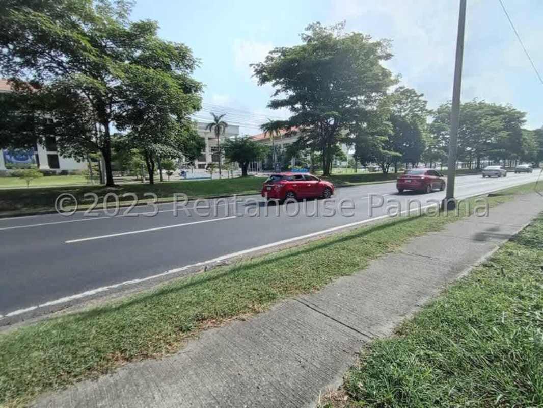 Wooded undeveloped land surrounded by trees ready for residential build in Ancon Panama