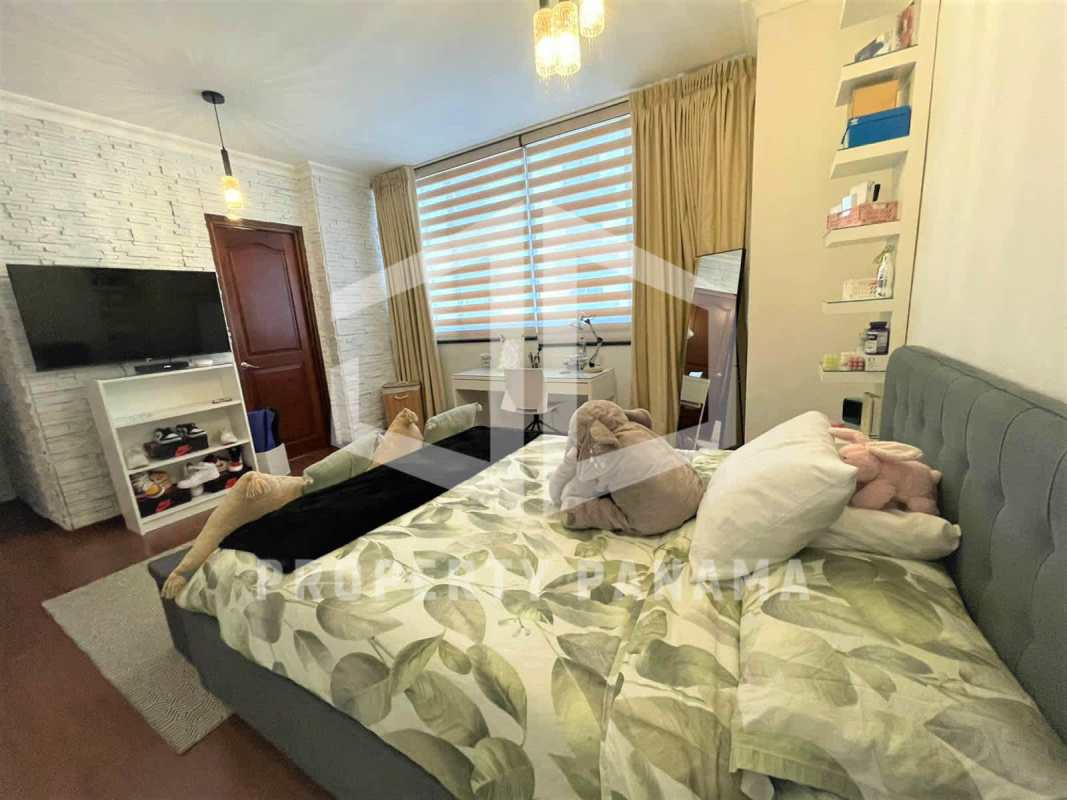 Large terrace balcony with ocean view and outdoor dining in Punta Paitilla PH Peninsula Panama