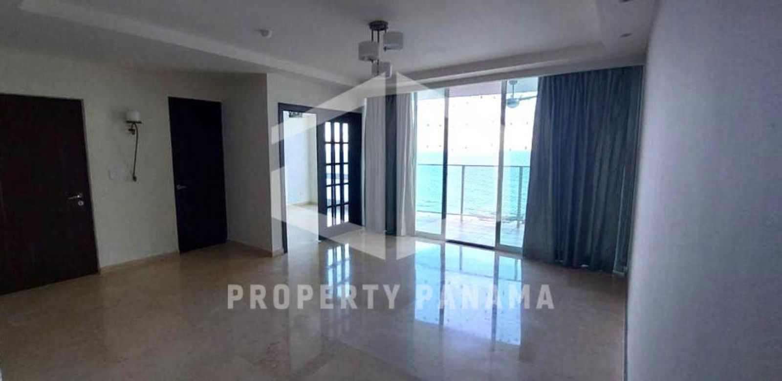 Modern bathroom with double sink granite counter and tub PH Ocean Drive Panama