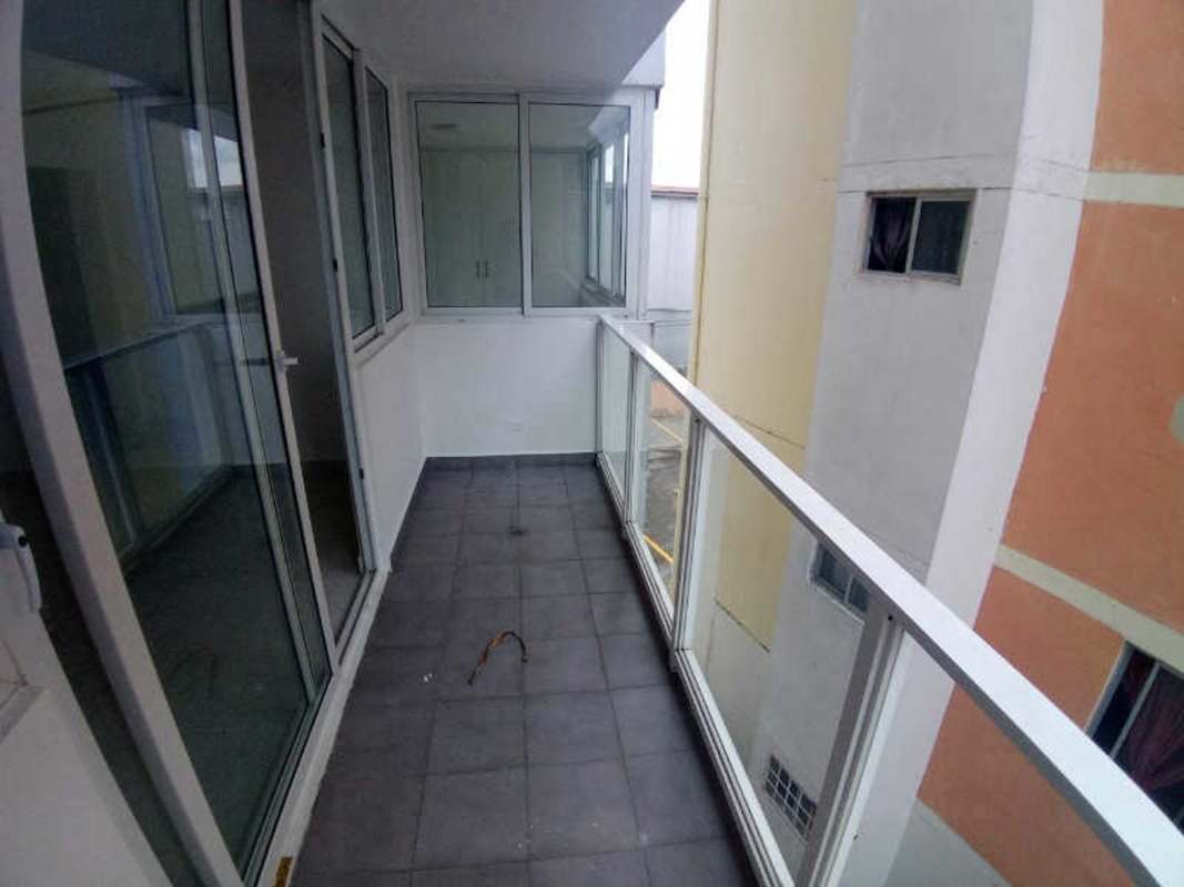 Private enclosed balcony with glass rail and sliding doors PH Mystic Gates Panama