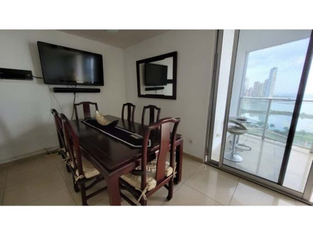 Spacious living room with balcony ocean view PH Vista Marina Avenida Balboa Panama City