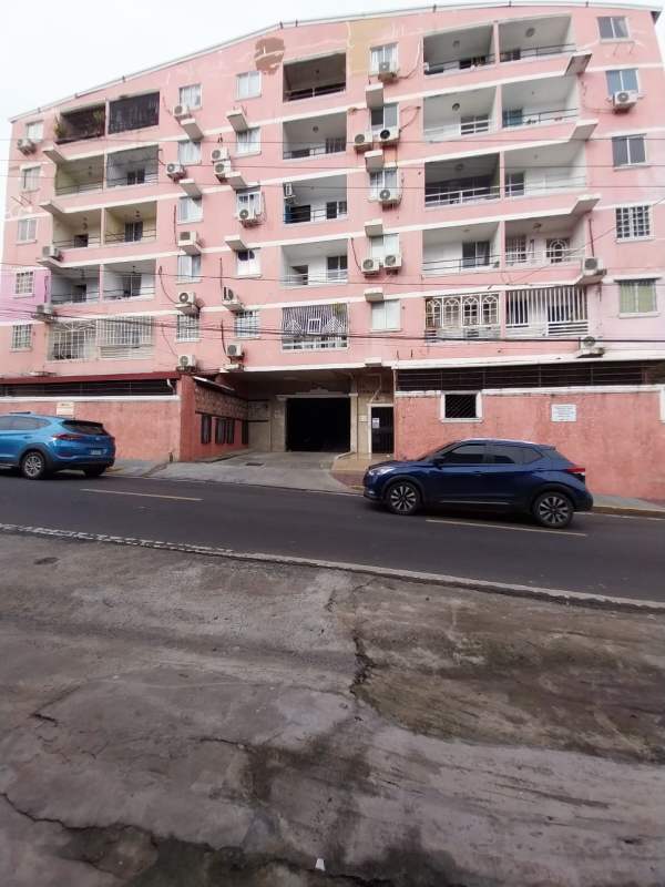 Dining and living area with tiled floors, window, ceiling fan PH Pueblito Lindo Panama