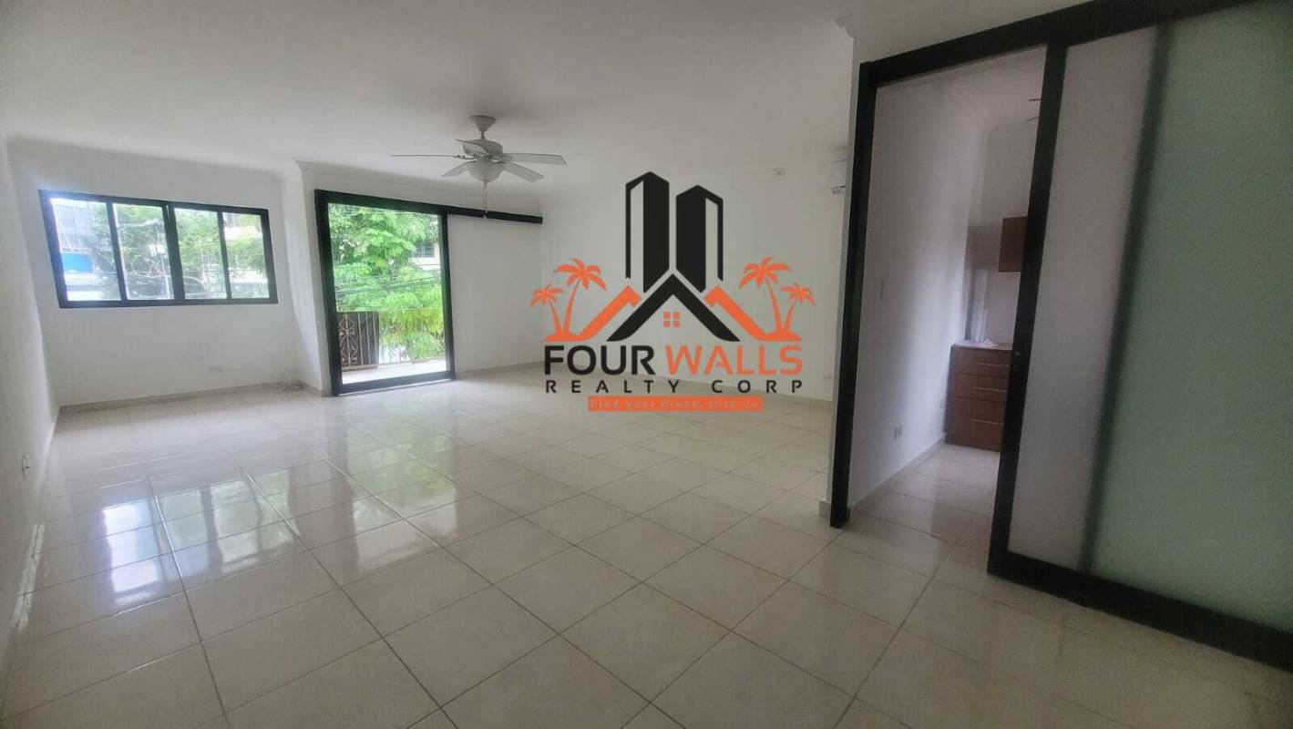 Spacious bathroom featuring jacuzzi, separate shower, double sinks in Punta Paitilla residence