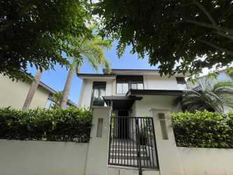 Spacious recreation multi-use room with murals PH Nativa Panama Pacifico