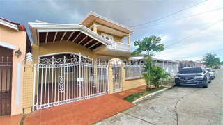 House for Sale in San Antonio - 5 bedrooms