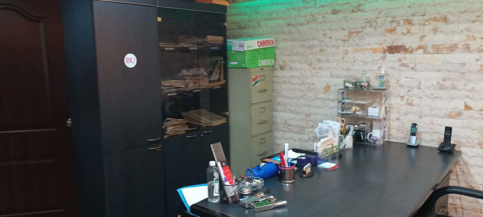 Busy electronics and appliance retail space rental in Panama City 250m² commercial unit