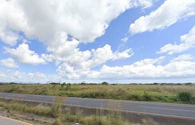 Satellite image of massive land parcel adjacent to Pan-American Highway Penonomé Coclé Panama