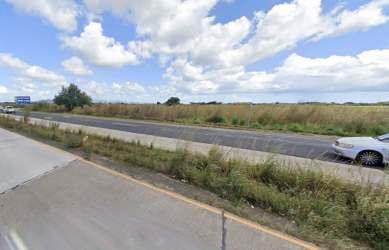 Vacant flat land directly alongside Pan-American Highway, Penonomé Coclé Panama ready for development