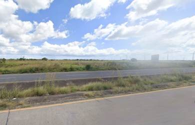 Large agricultural or commercial flat land parcel near Penonomé on the Pan-American Highway, Panama