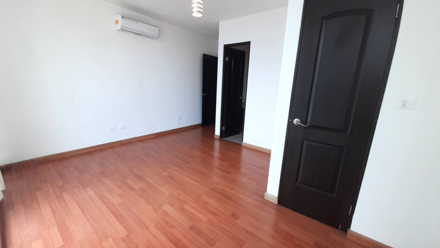 Master bedroom large window view Punta Paitilla PH Pacific Sun Panama