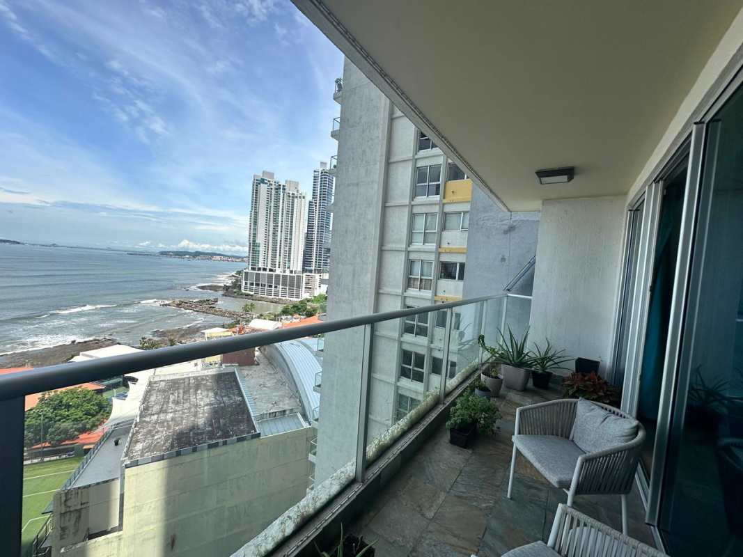Contemporary kitchen with stainless steel appliances, granite countertops in Q Tower Punta Pacifica Panama