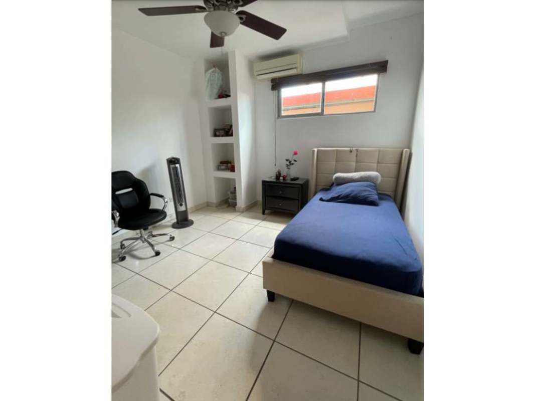 Penthouse PH Quentino 4BR 4BA 589m² Balcony Pool San Francisco