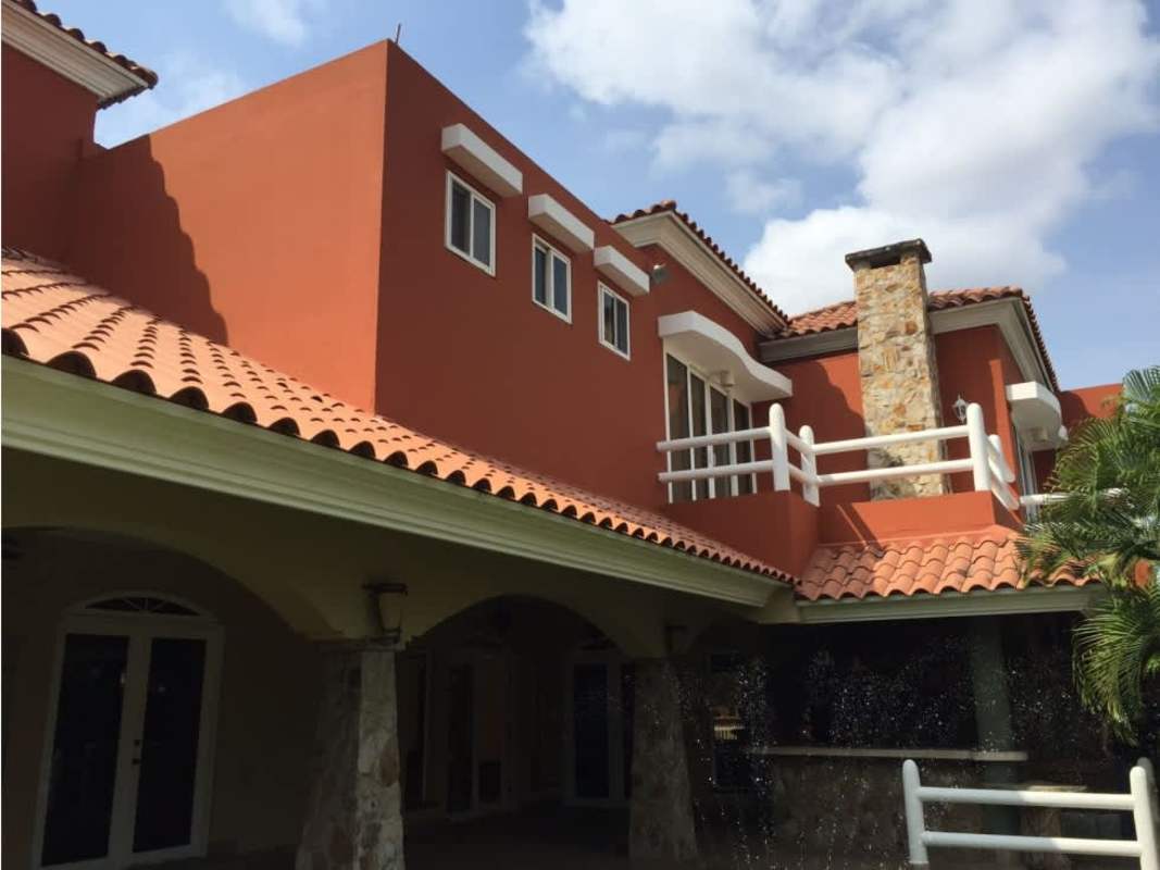 Kitchen with Italian Venetta Cucine cabinets, granite countertop, stainless stove in luxury home San Francisco Panama