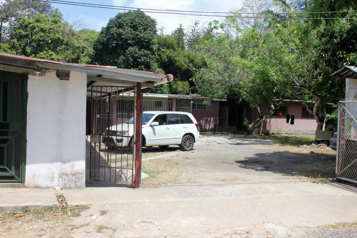 View of paved road along commercial development land in Alcalde Díaz Panama