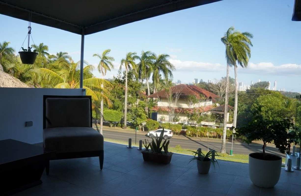 Exclusive 7BR Mansion in Albrook with Terraces & Pool