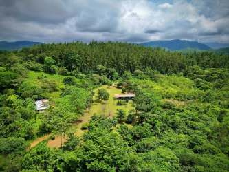 Gated entrance and large green yard mountain land Penonomé Coclé