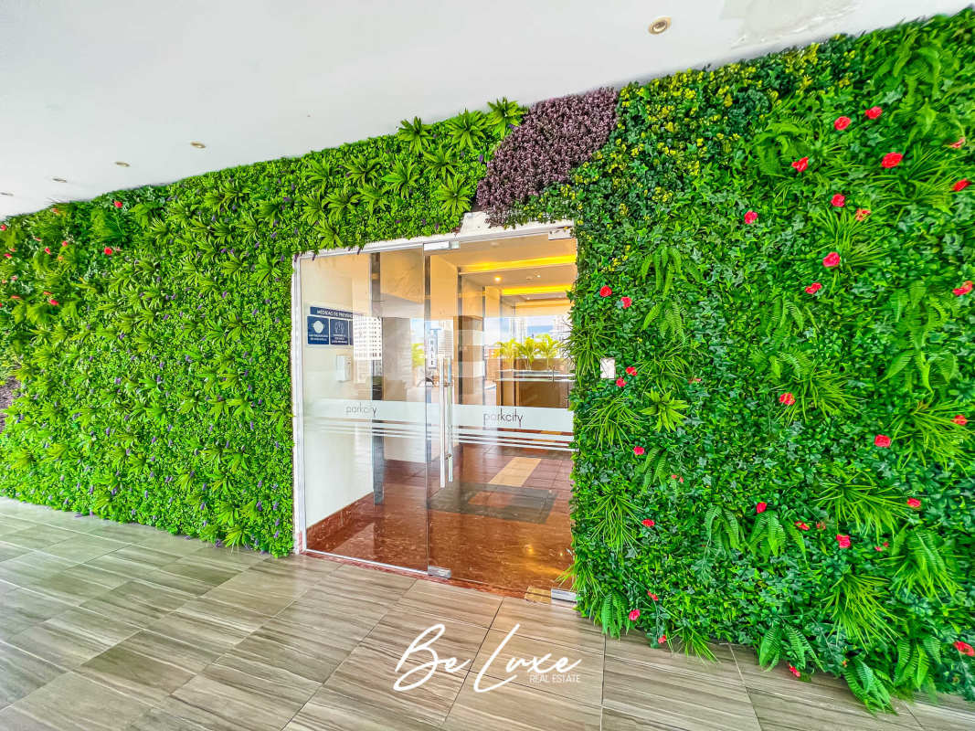 Luxury lobby with marble finishes PH Park City Panama