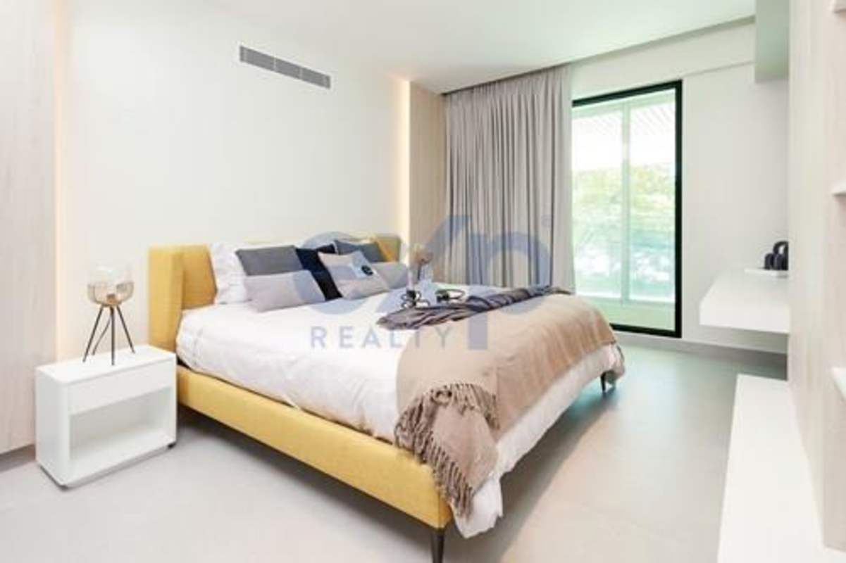 Skyline view rooftop infinity pool luxury condo for sale Bella Vista Panama