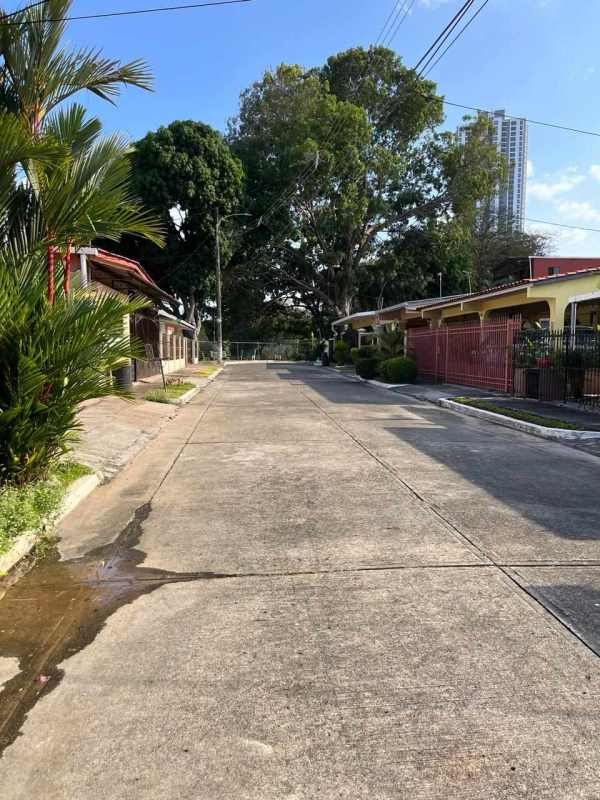 House for Sale Residential or Commercial Near Tumba Muerto