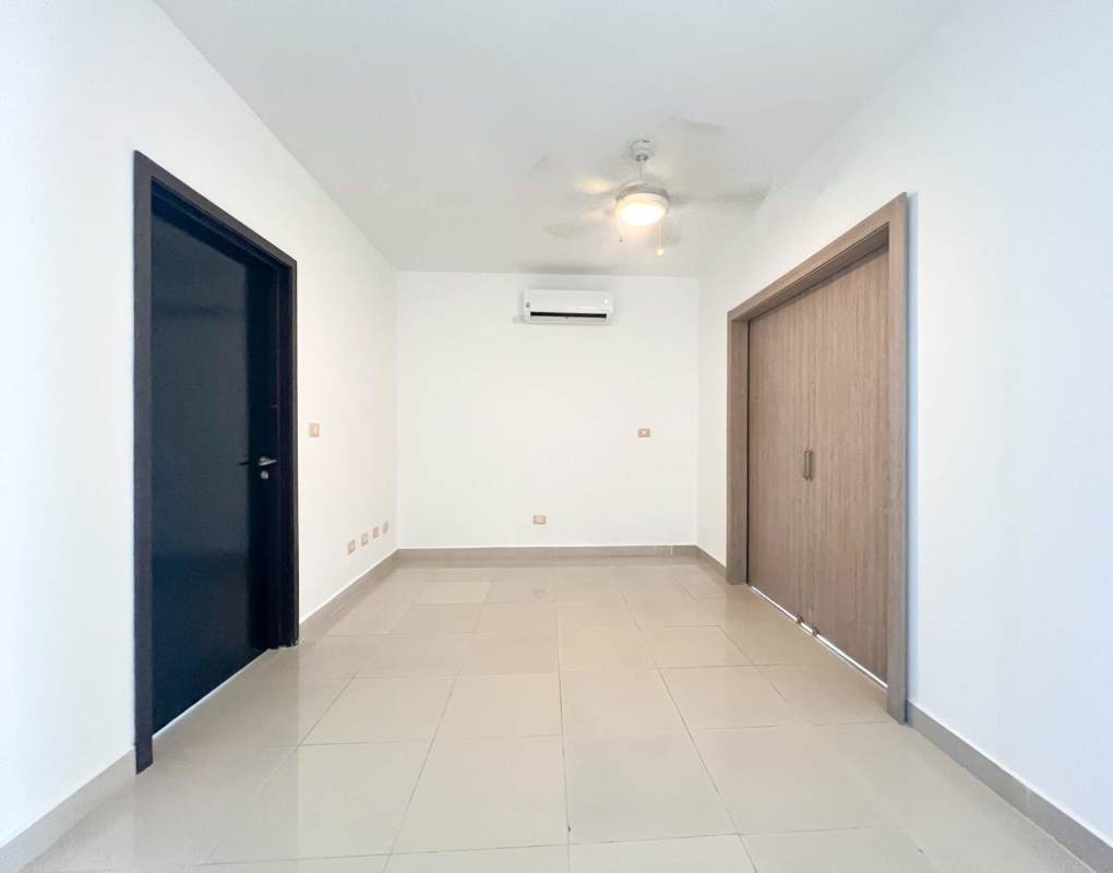 Private balcony overlooking Panama City skyline at PH Harmony San Francisco rental apartment