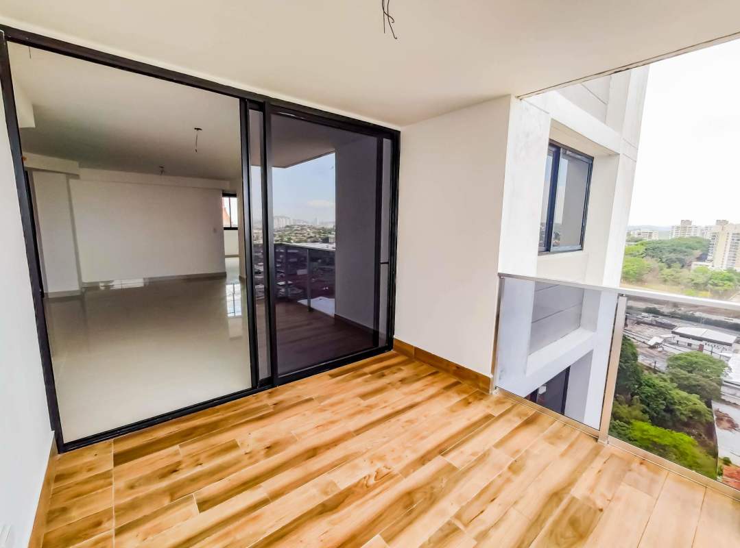 Modern balcony with panoramic city skyline views in PH Carreras Tower El Cangrejo Panama