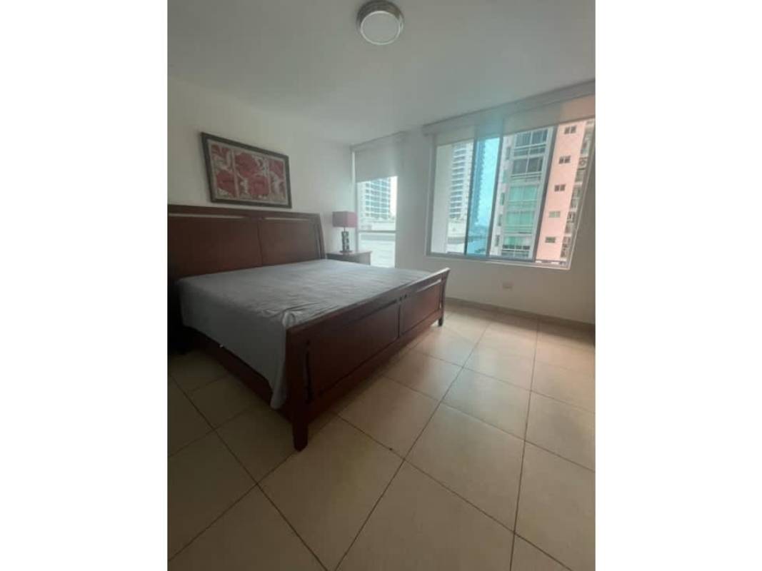 Spacious master bedroom with large wardrobe and en suite bath in PH Green View Costa del Este Panama