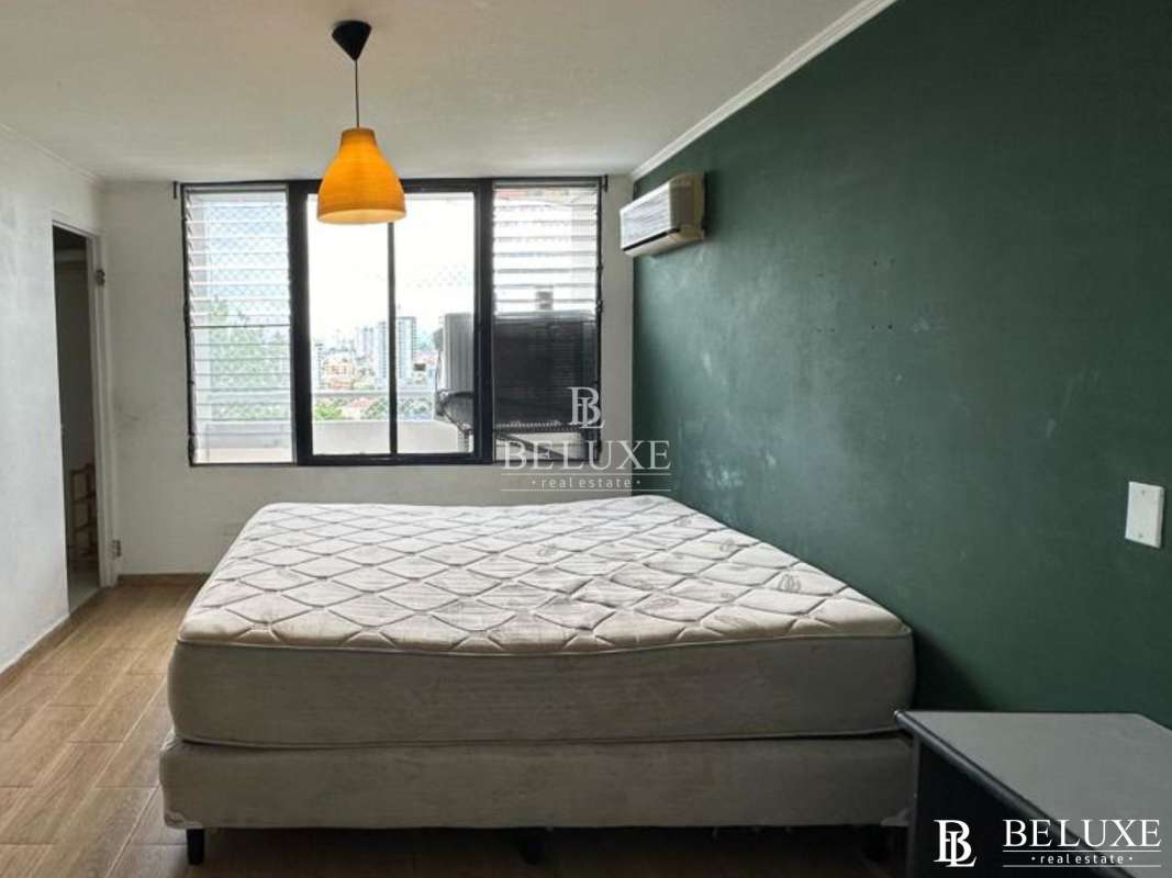 Kids room featuring bunk bed and AC at PH Torre Andaluz El Cangrejo Panama