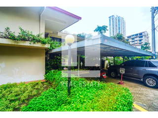 Multi-family Residential Building for Sale in Bella Vista - 9 bedrooms