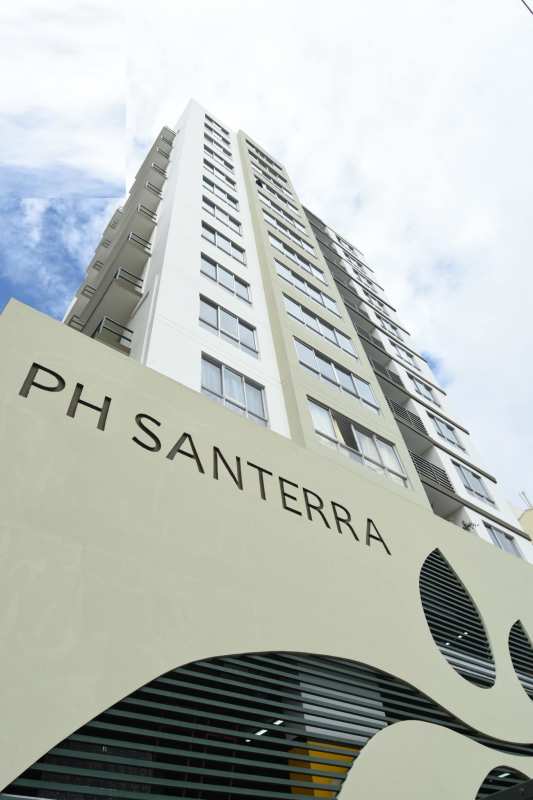 Contemporary high-rise tower PH Santerra balconies glass facade Panama City