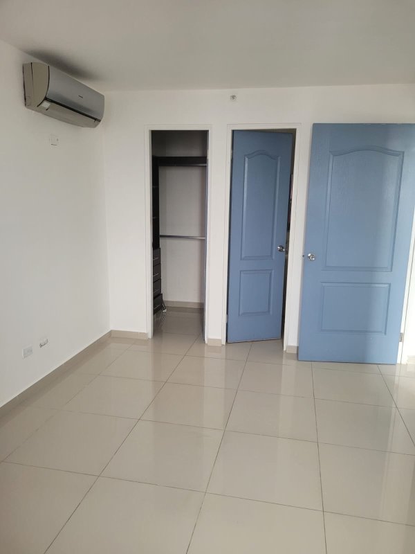 Bedroom with AC split unit, closet space, tile floor, PH City Tower Via España Panama