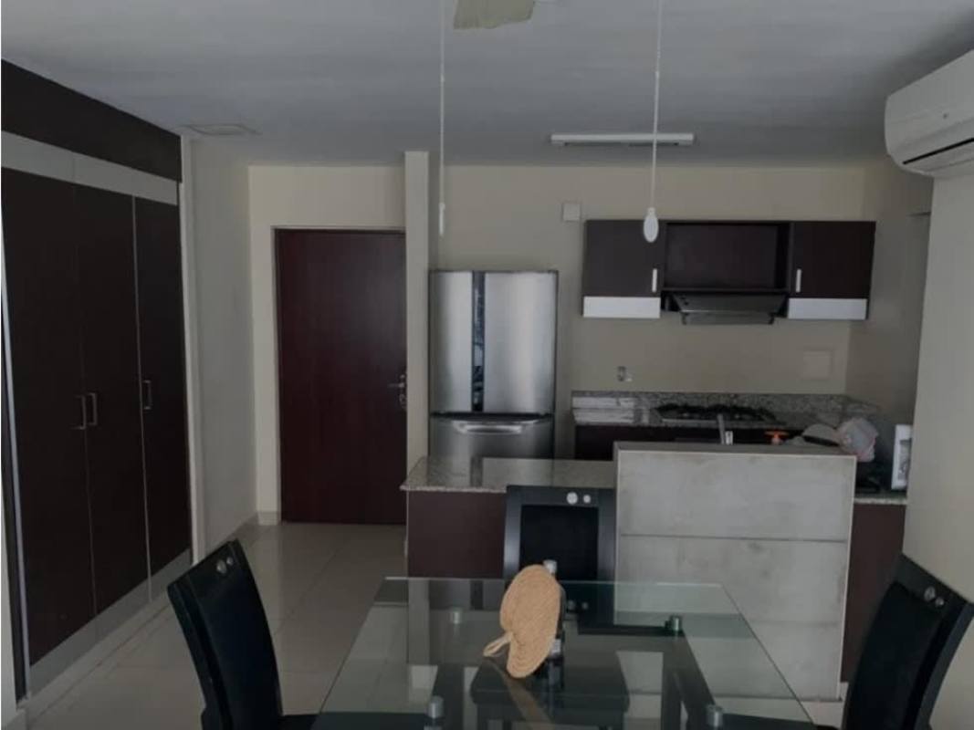 Minimalist bathroom with vessel sink and walk-in shower at PH Vitro El Cangrejo Panama