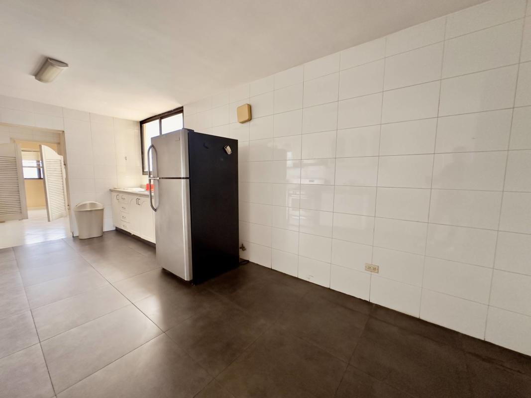 Modern rooftop pool with skyline view in PH La Fontana Obarrio Panama City