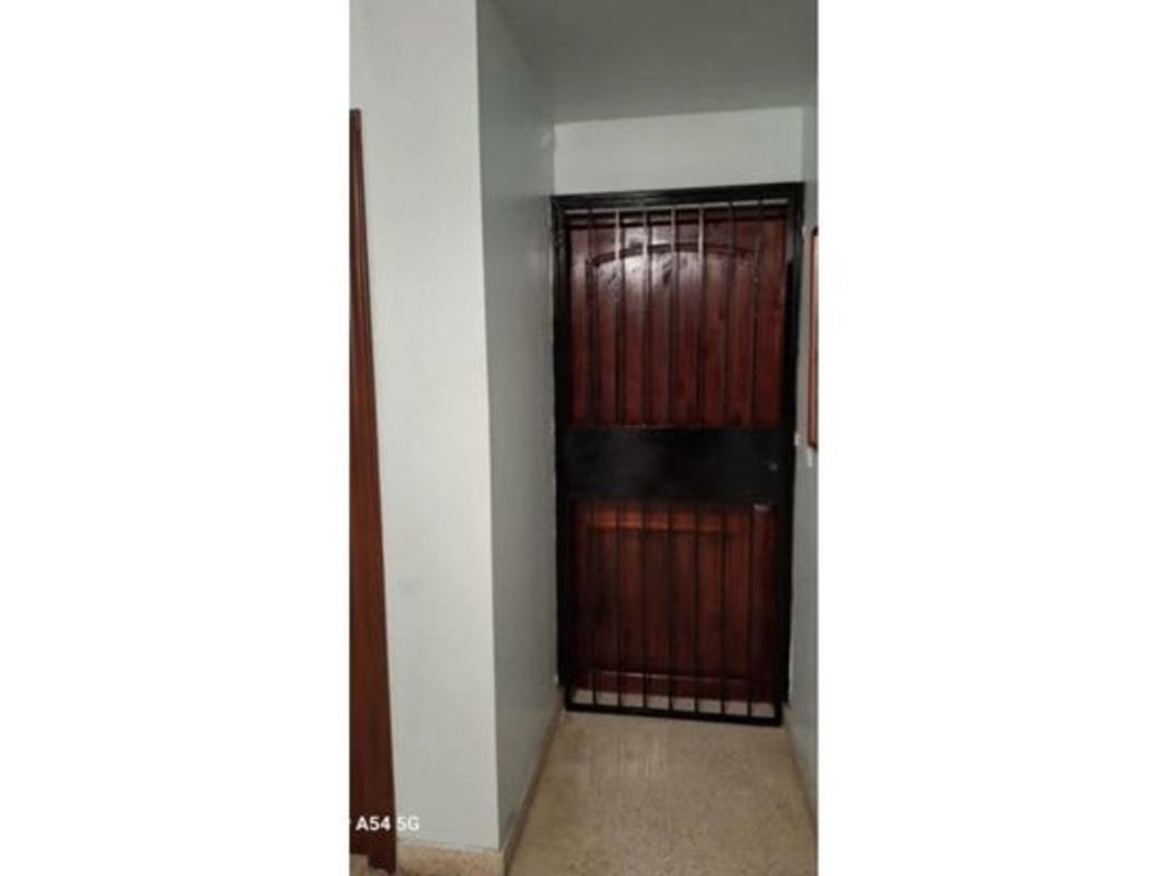 Traditional kitchen and pantry cabinets in PH Mirador, Marbella Panama City.