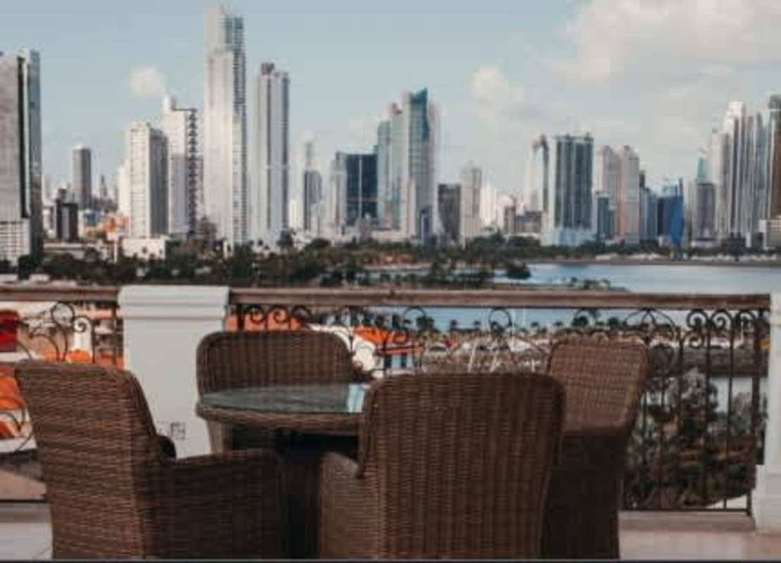 Bright living and dining with hardwood floors at Las Clementinas Casco Viejo