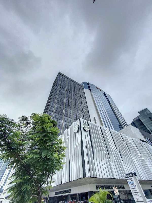 Corporate conference space featuring city skyline and large windows at Plaza 2000 Obarrio