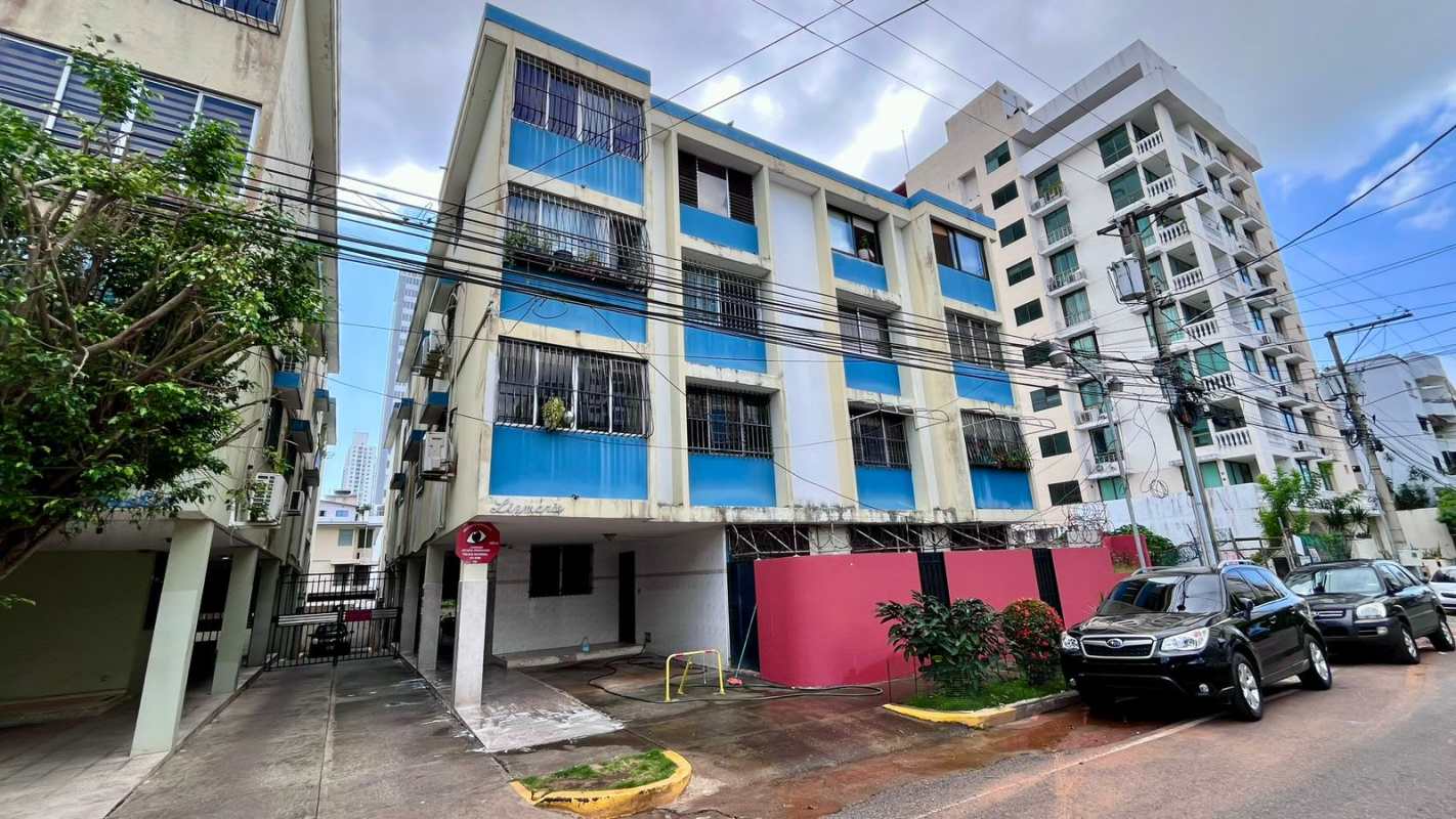 Exterior view of PH Liz Marie mid-rise condo building in San Francisco Panama City