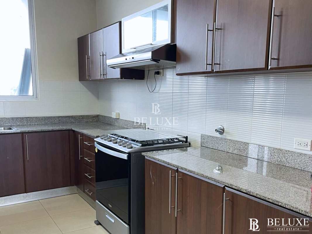 Living room with floor-to-ceiling windows ocean panoramas PH Vision Tower Coco del Mar Panama