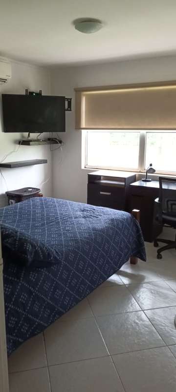 Bright bedroom with natural lighting rental in Clayton Panama near City of Knowledge