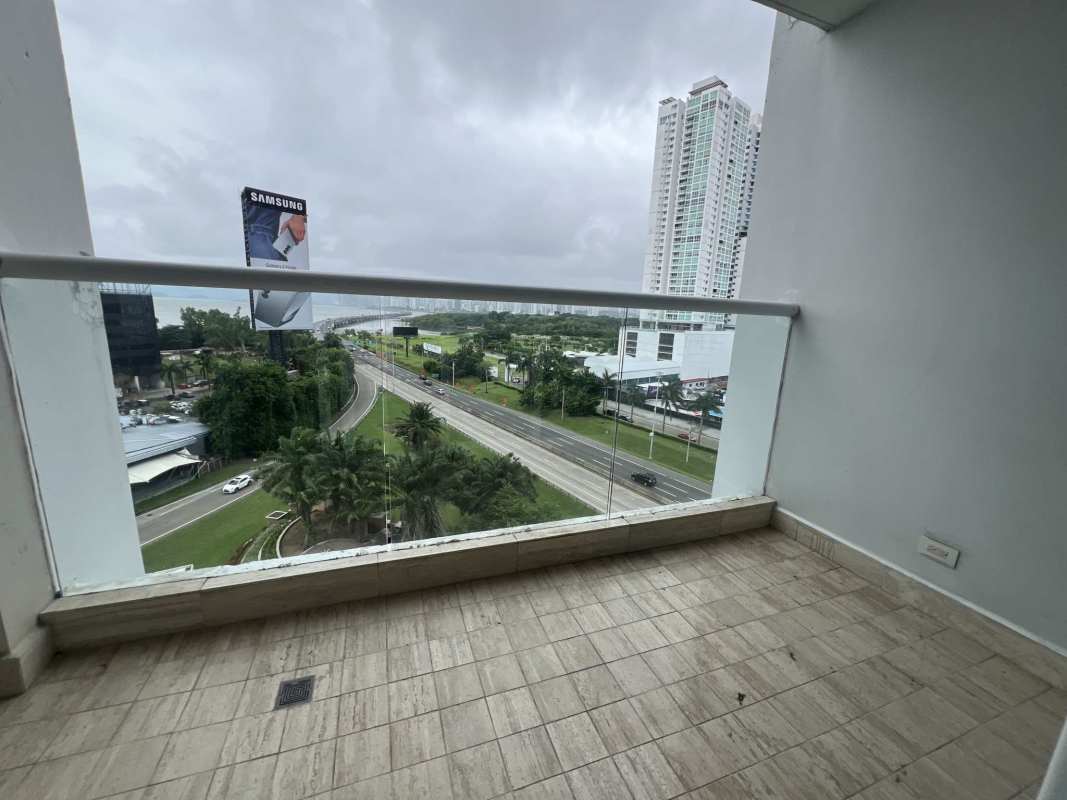 Spacious furnished master bedroom with balcony access, king bed and walk-in closet in PH The Regent Costa del Este Panama