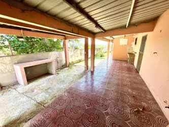 Outdoor covered patio pink tile counter sink La Chorrera Panama Oeste