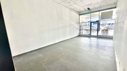 Empty storefront commercial unit with glass facade in Uniplaza Costa Verde for lease Panama