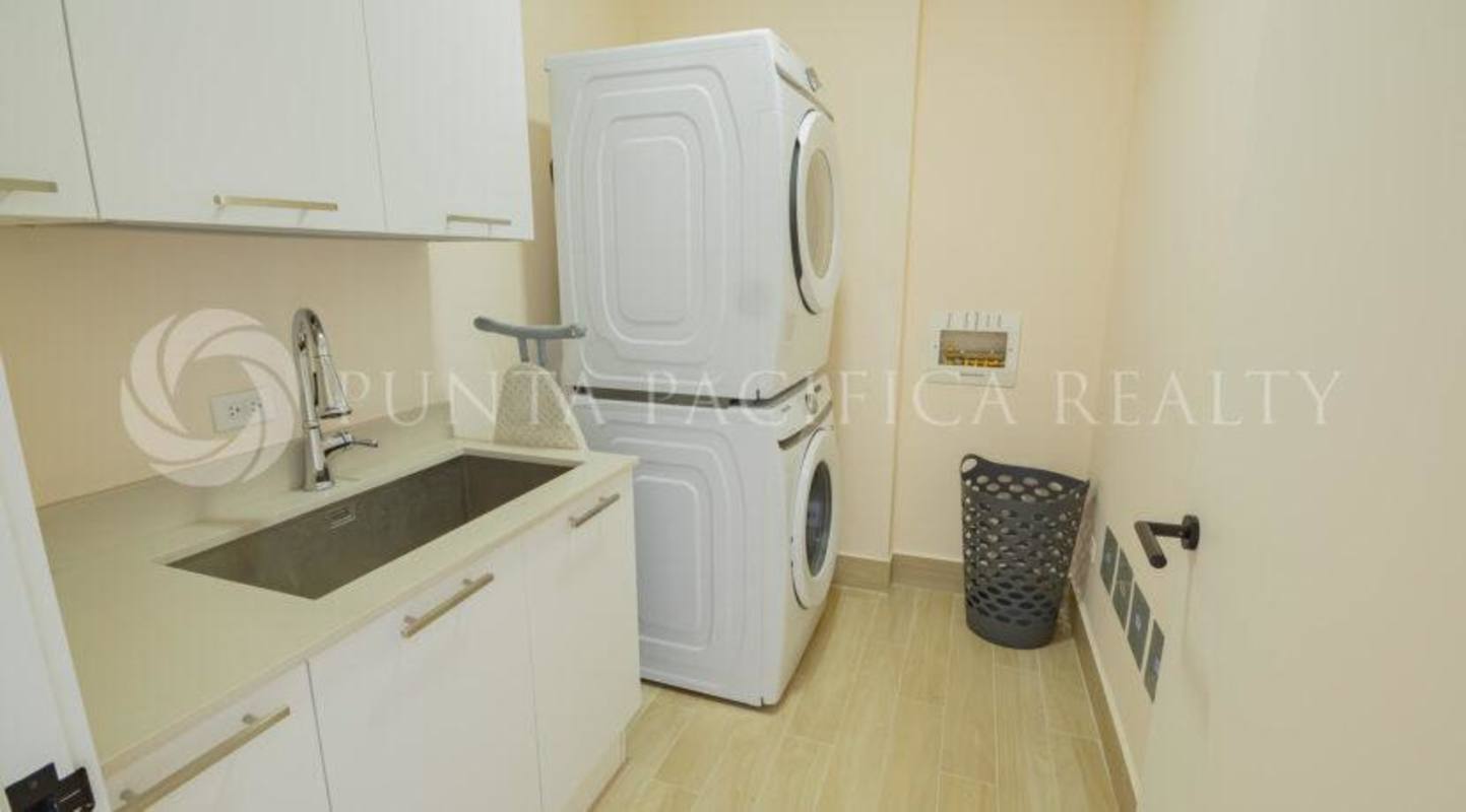 Luxury 2BR Waterfront Apartment Ocean Reef Beach Club Residences